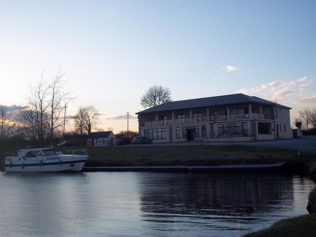 B&B The Silver Eel Strokestown 外观 照片